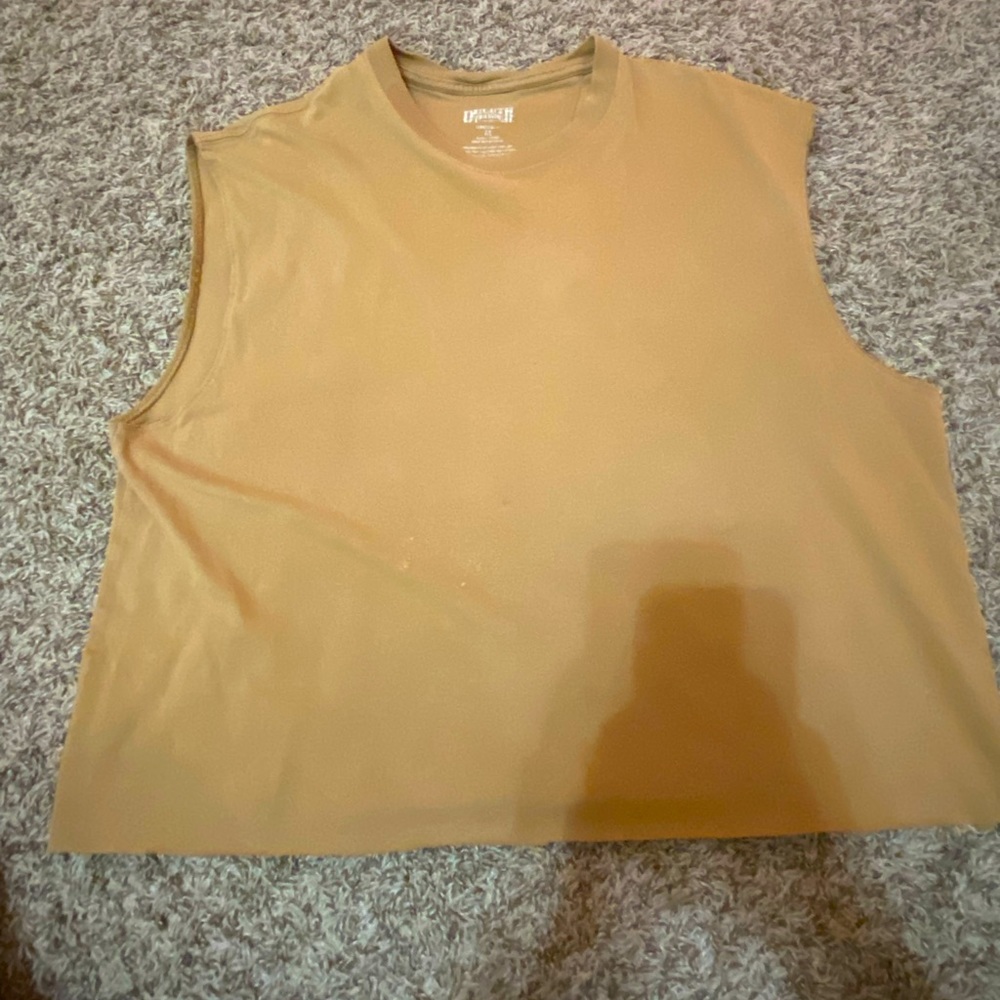 women's cropped muscle tank top